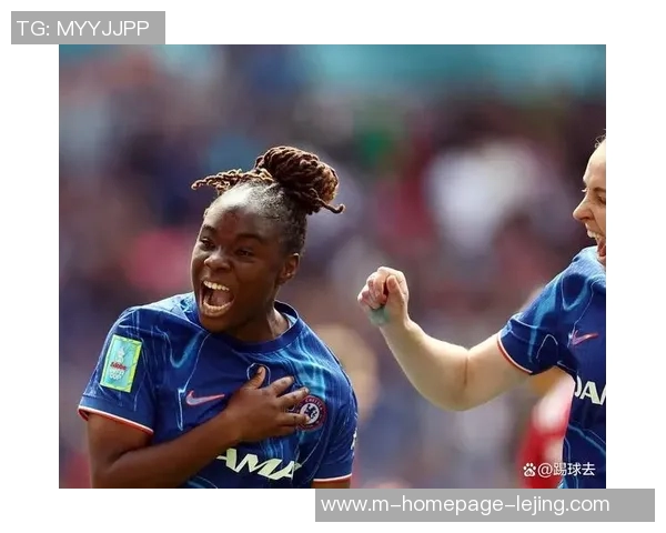 外国足球明星与亚洲妻子的爱情故事与文化交融探讨